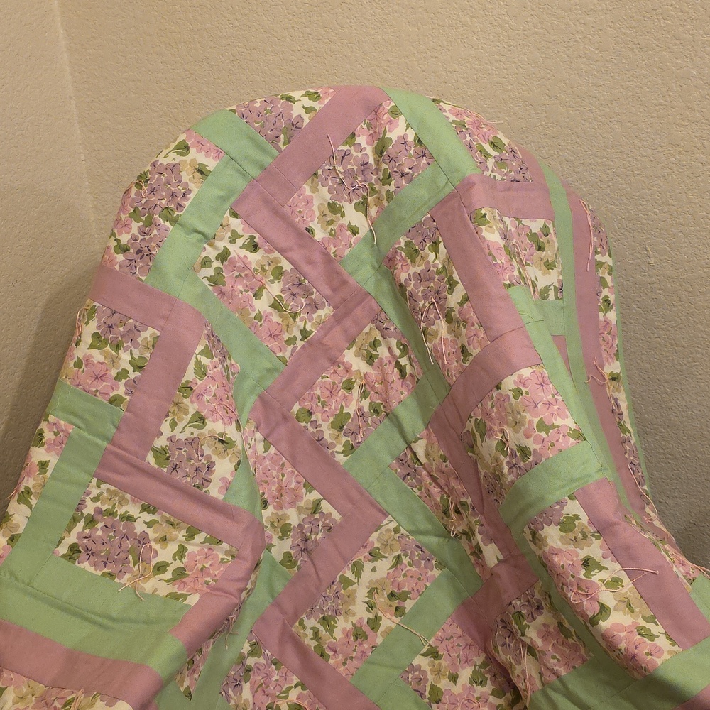 Floral Patchwork Quilt Top in Pink and Green - Picture 4 of 4